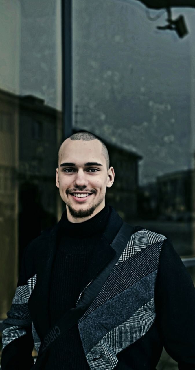  53522254  Bronson, 23 ,    