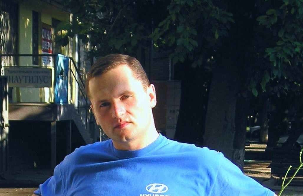  ,   Ruslan, 52 ,   ,   , c 