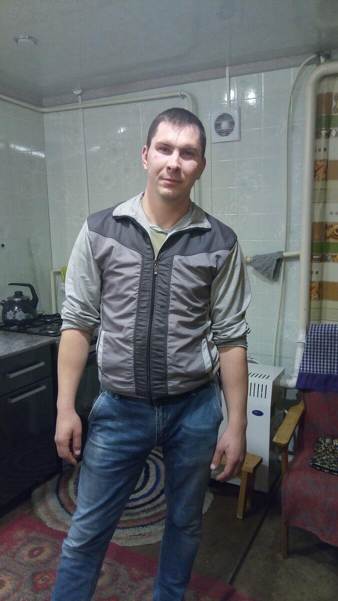  15557914  Andrei, 37 ,    