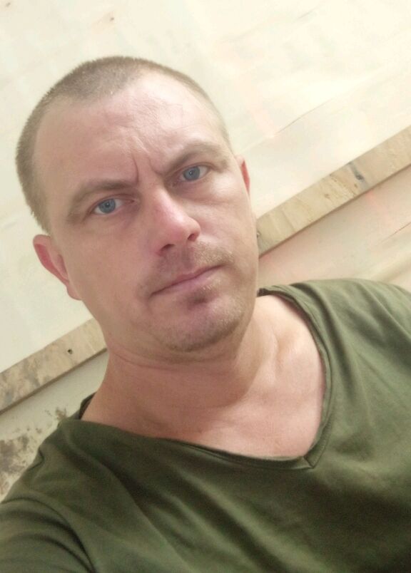  43957914  MaKs, 37 ,    