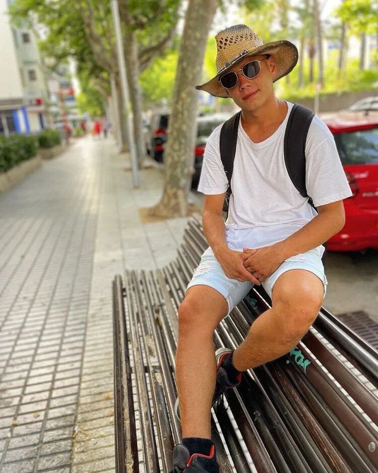  ,   Anton, 26 ,   ,   