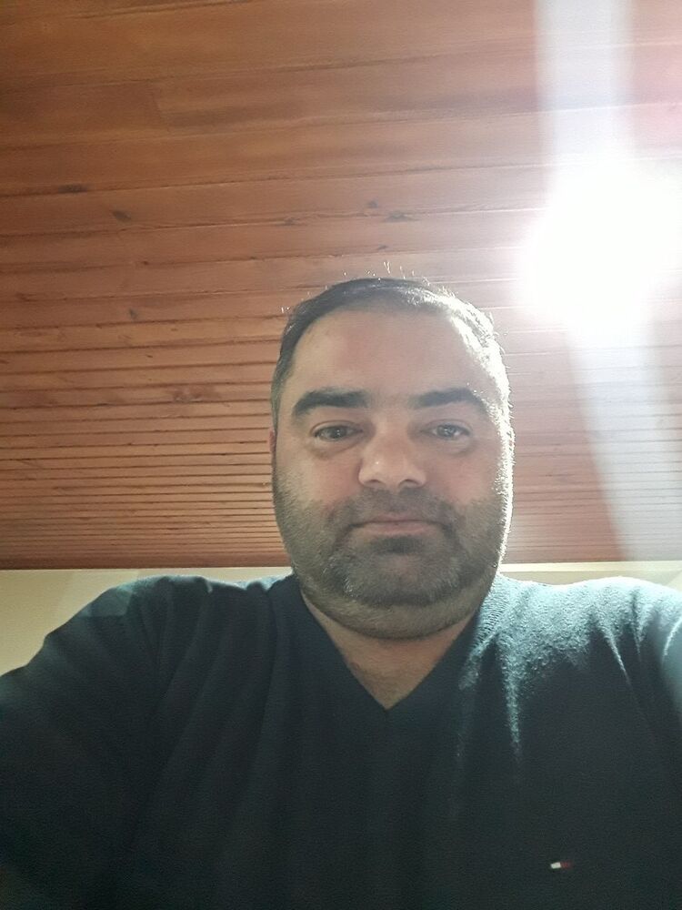  18398434  Zaur, 41 ,    
