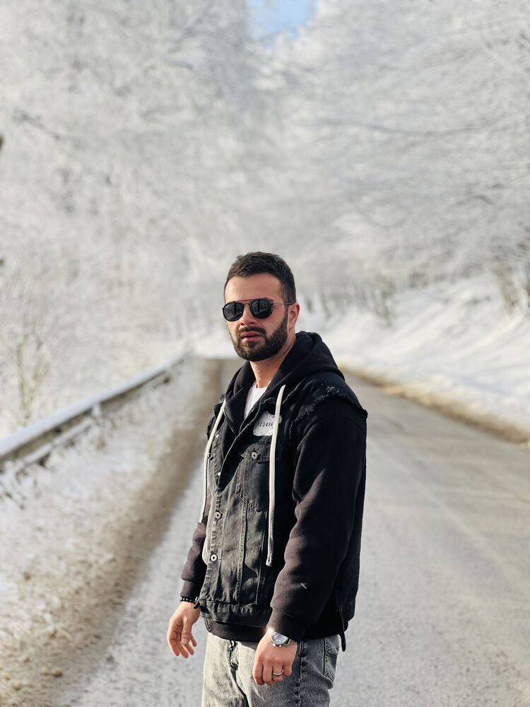  49399334  Giorgi, 30 ,    