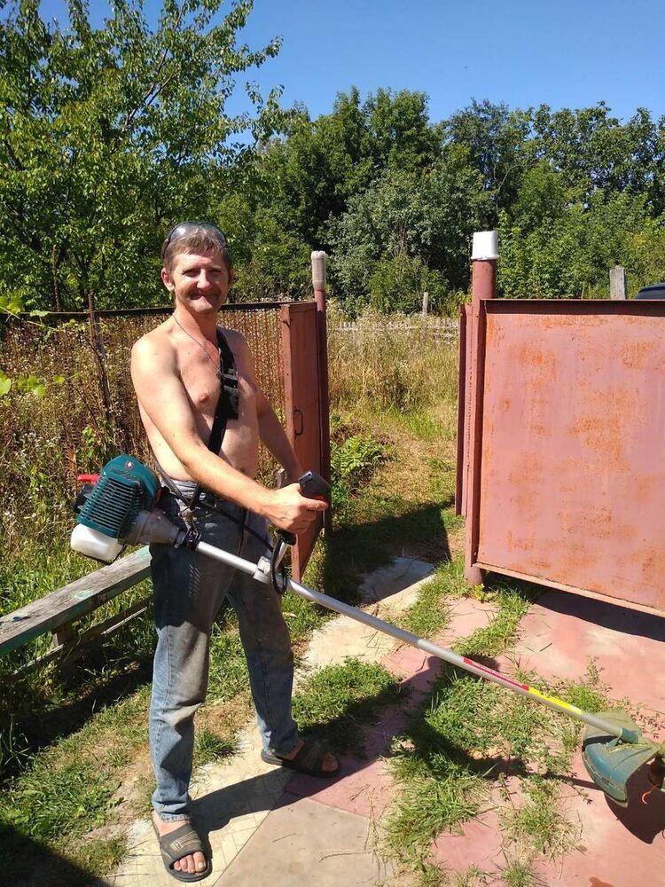  ,   Leonid, 57 ,  