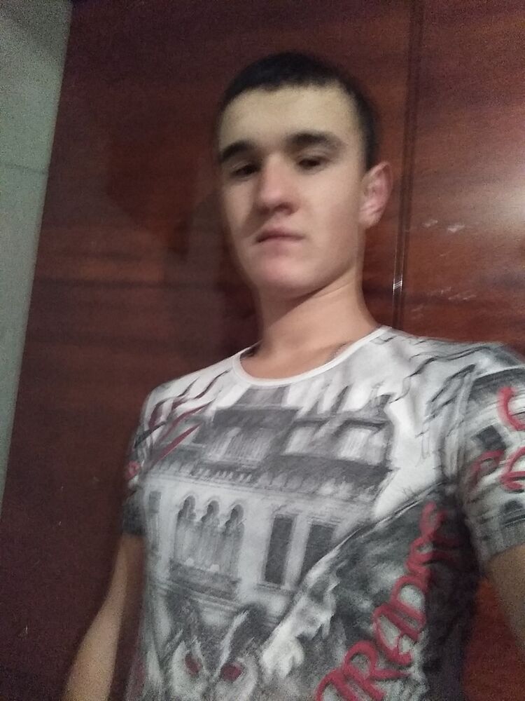  18668154  Vitalik, 25 ,    