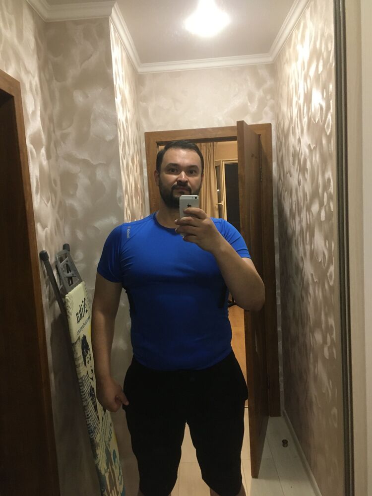  ,   Azat, 39 ,   ,   