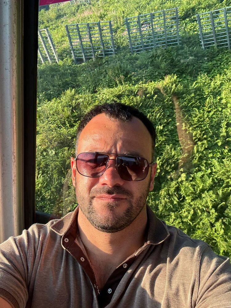  ,   Tigran, 37 ,   ,   