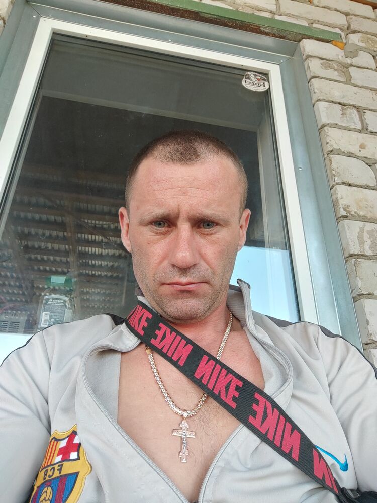  42546544  Kosta, 38 ,    