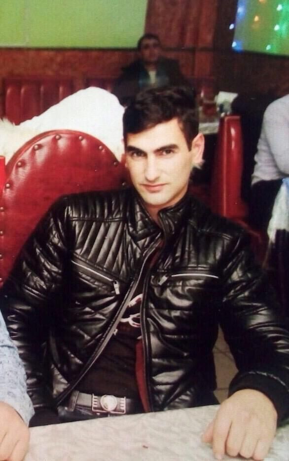  27591654  Galust, 35 ,    