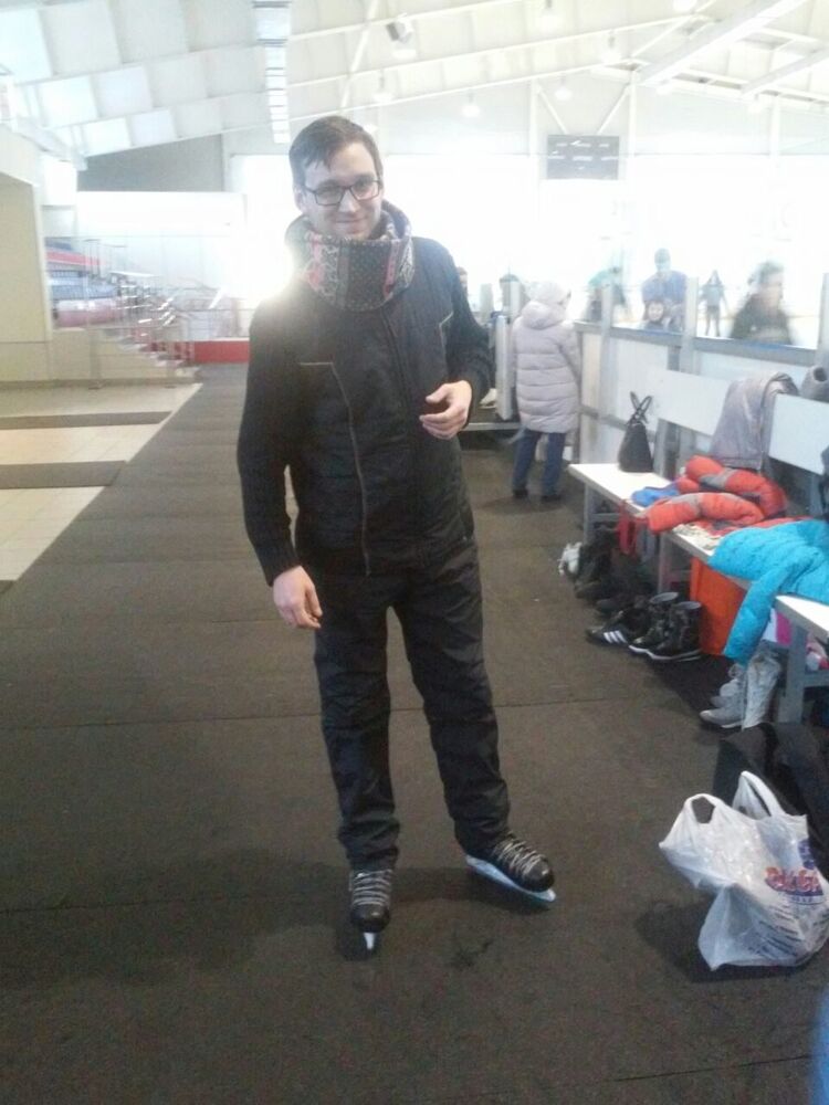  40671404  Vladimir, 37 ,    