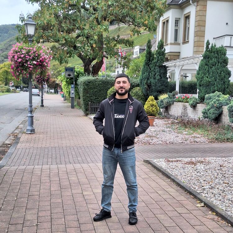  48595694  Samir, 22 ,    Rosengarten
