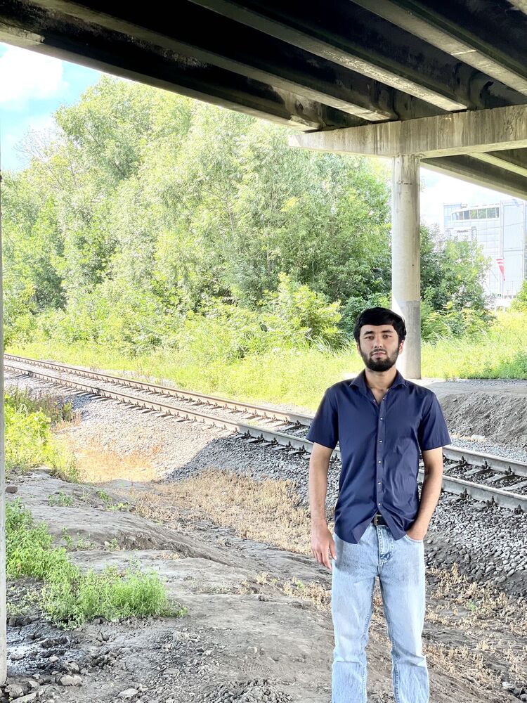  54040214  Qayum, 19 ,    