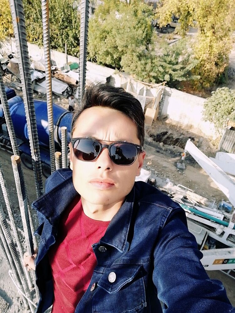  ,   Davron Bek, 32 ,   ,   , c 