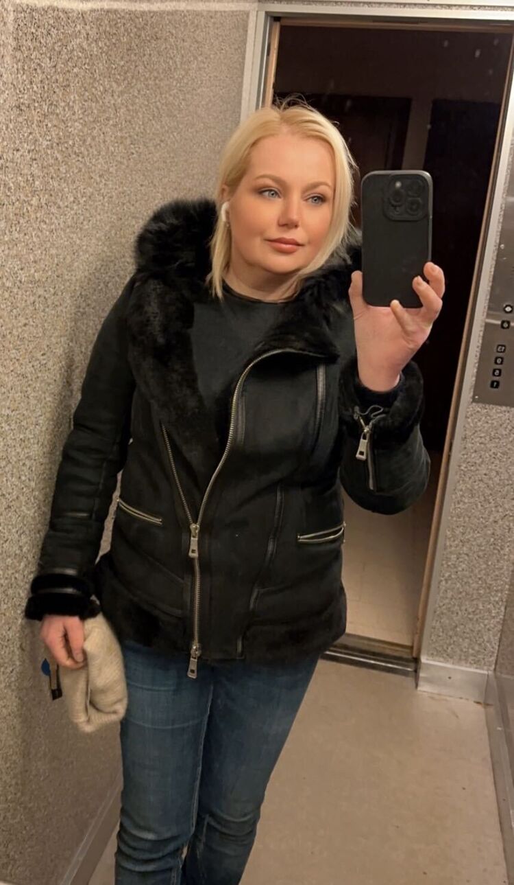  ,   Ksenia, 48 ,     , c 