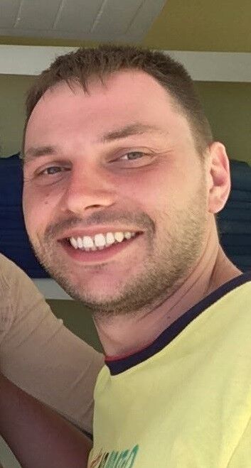  ,   Anton, 37 ,  