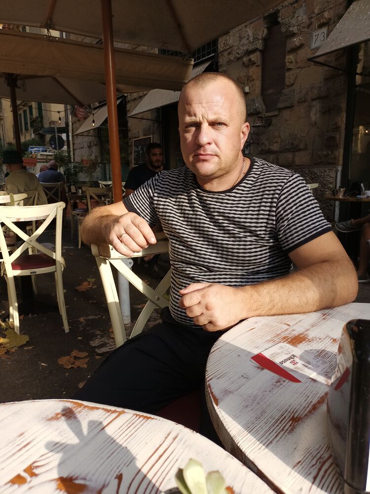  ,   Alex, 46 ,   ,   , c , 