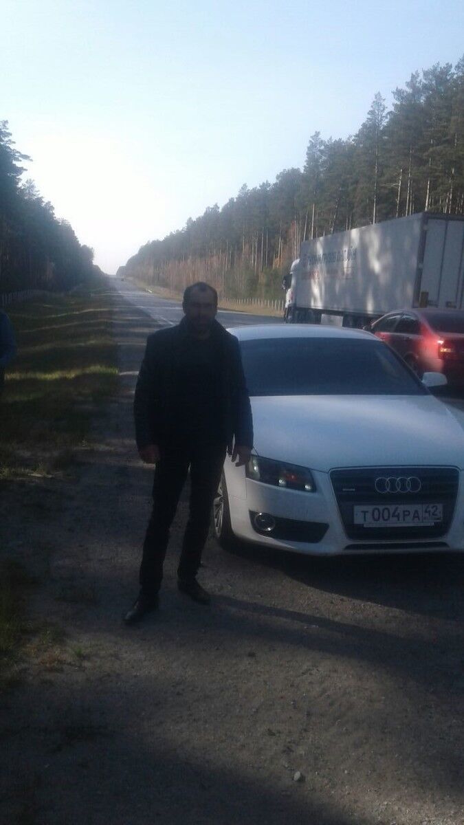  18101424  Gevorg, 38 ,    