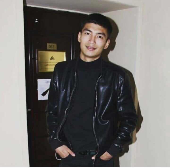  ,   Afyuiop, 32 ,   