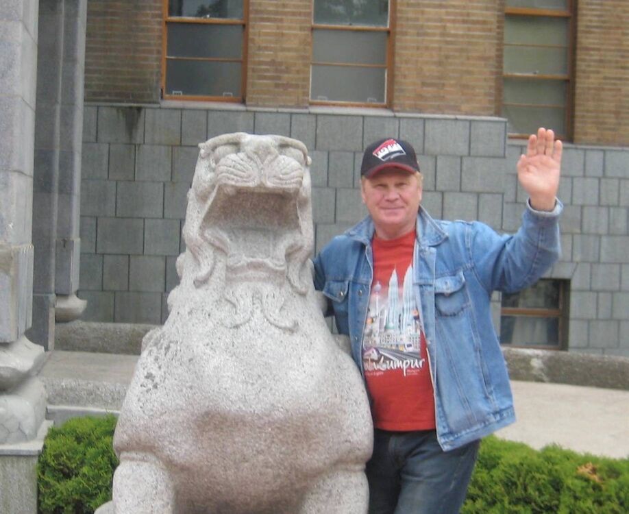  32581424  Sergei, 56 ,    -