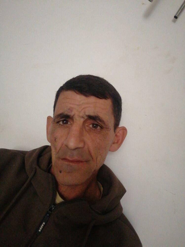  47646674  Anzor, 47 ,    