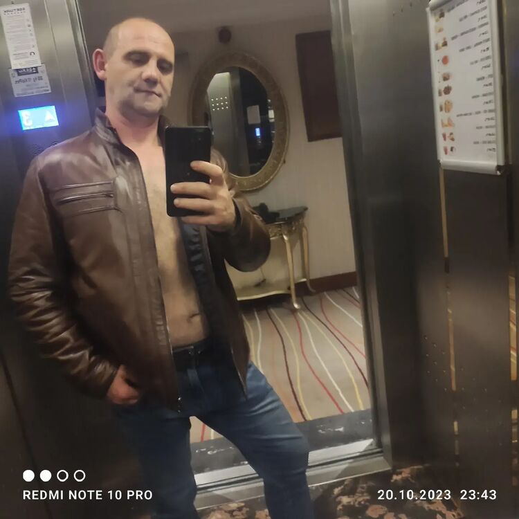  39158104  Vitaliy, 46 ,    