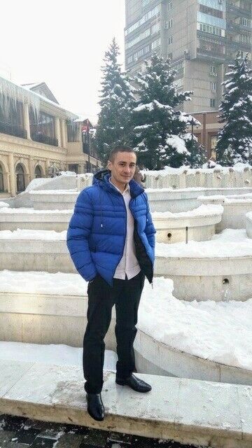  ,   Alex, 37 ,   ,   , c , 
