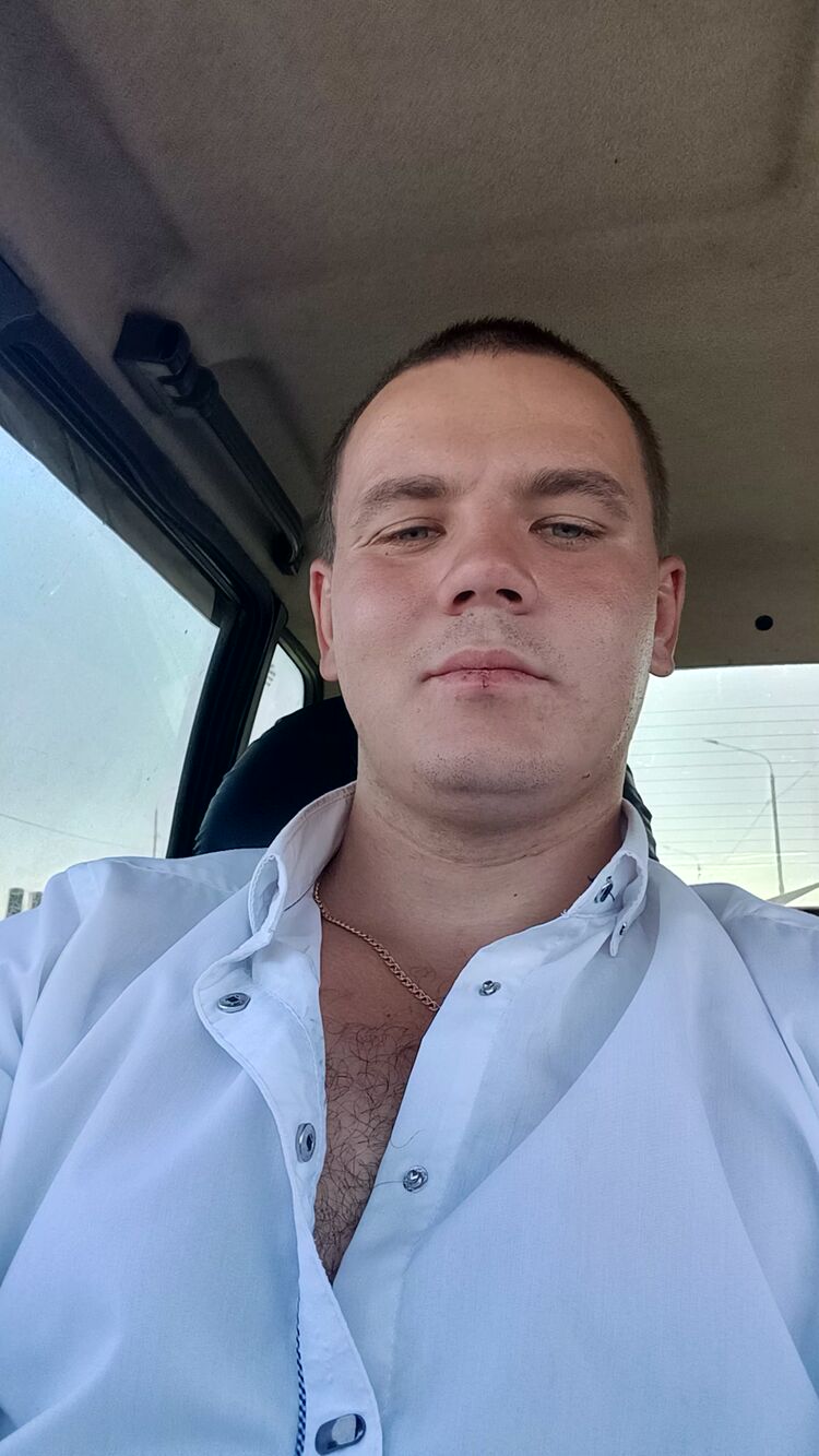  53760064  Denis, 24 ,    Deleted