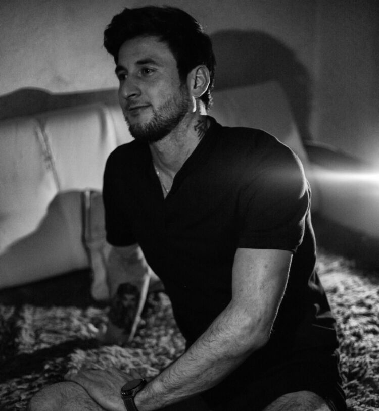  53741794   , 26 ,    --