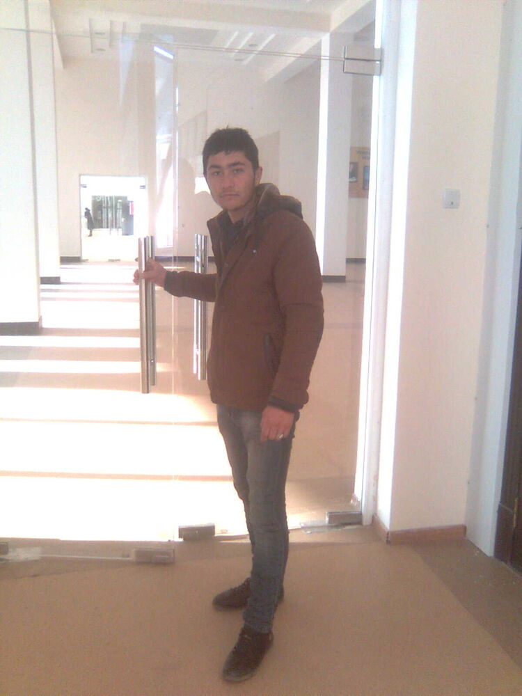  ,   Ali902506393, 32 ,   