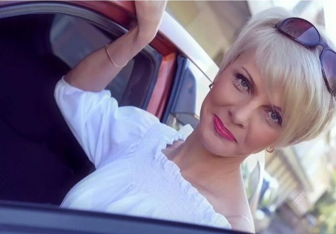  33607564  Lilia, 45 ,    