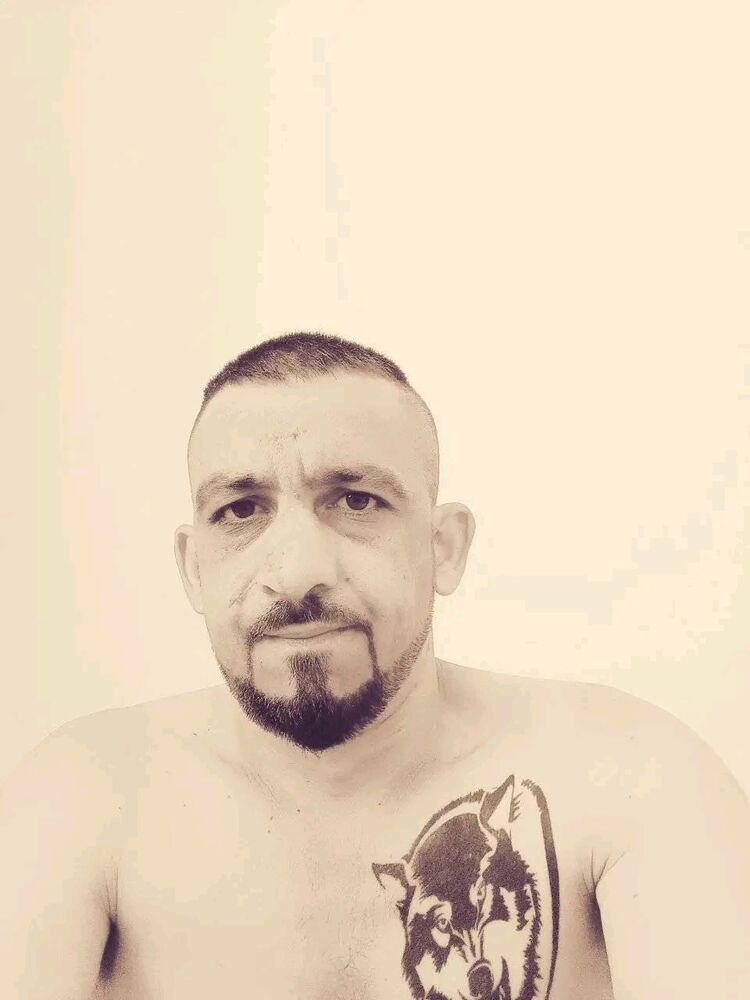  ,   Artur, 37 ,   ,   , c 