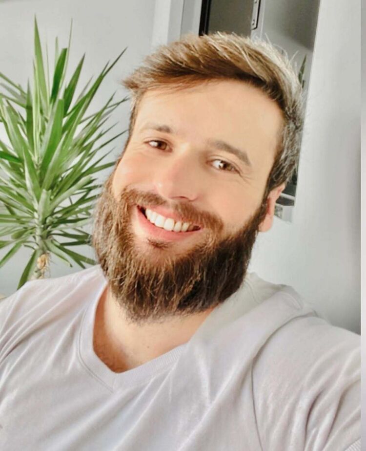  53729954  , 37 ,    Denpasar