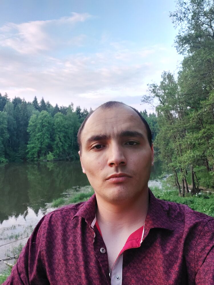  39998564  Alexei, 33 ,    