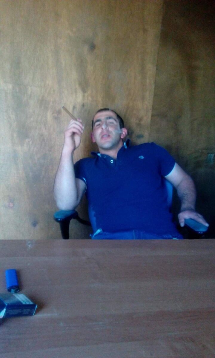  13664894  , 37 ,    