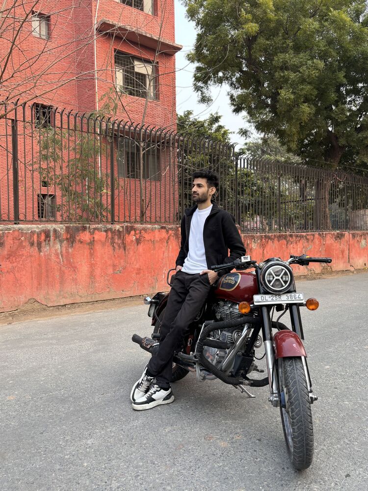  44447764  Kabir, 23 ,    Delhi