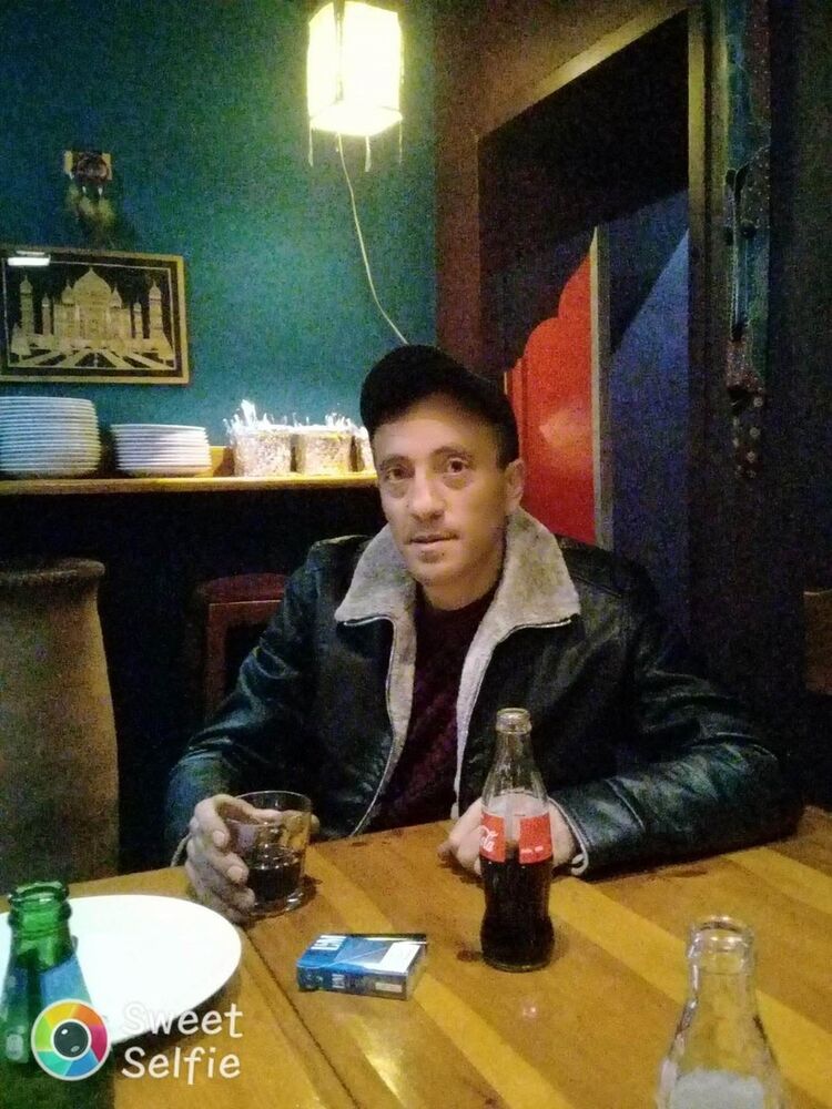  15555624  Vachagan, 45 ,    