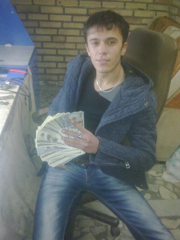  4121244  FERUZ, 32 ,    
