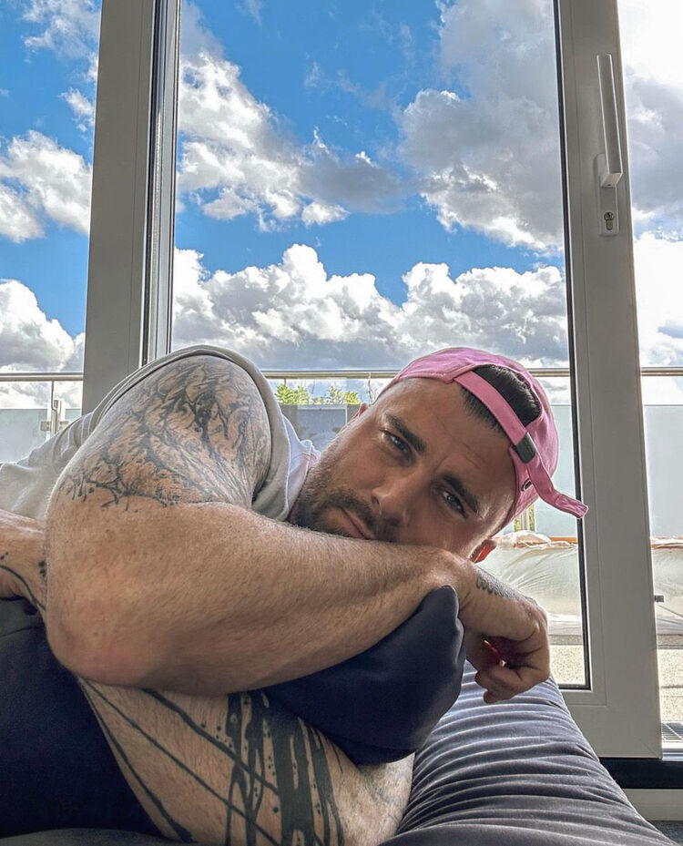  ,   Kevin, 52 ,     , c 