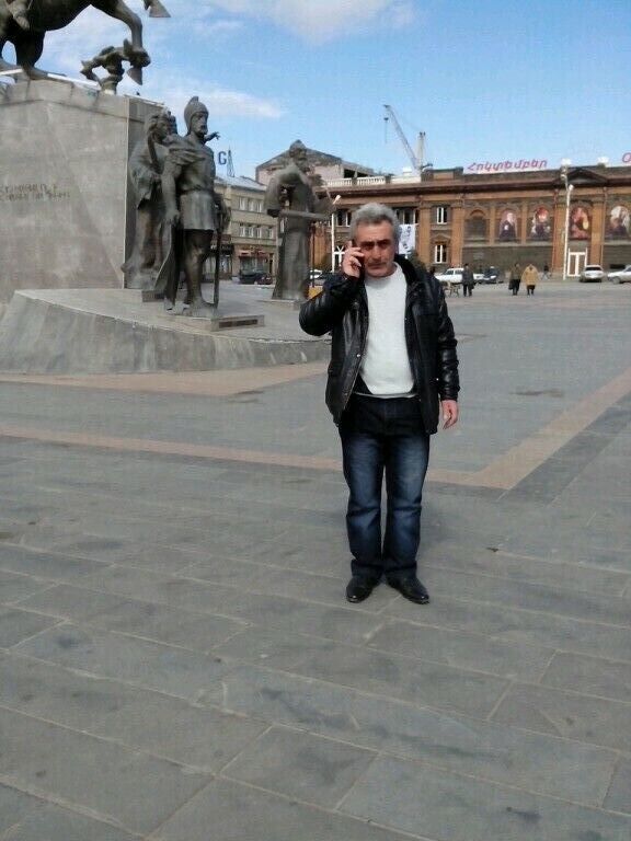  35599284  Galust, 58 ,    