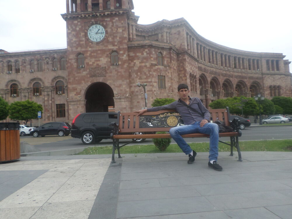  6817174  Arsen, 34 ,    