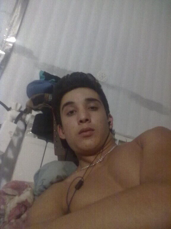  ,   Isroil, 33 ,   ,   