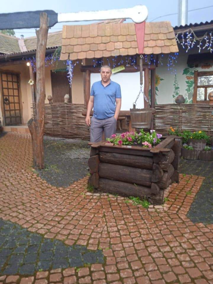  37710774  , 43 ,    