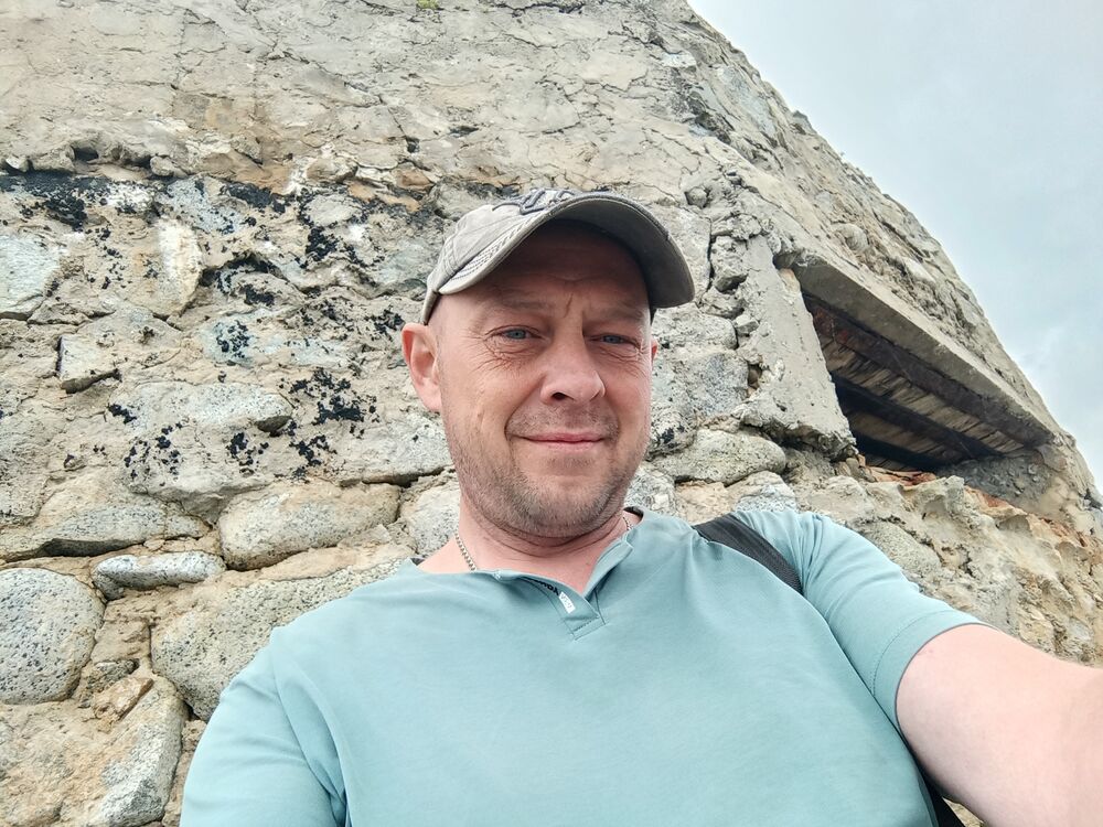  53580494  Boris, 43 ,    