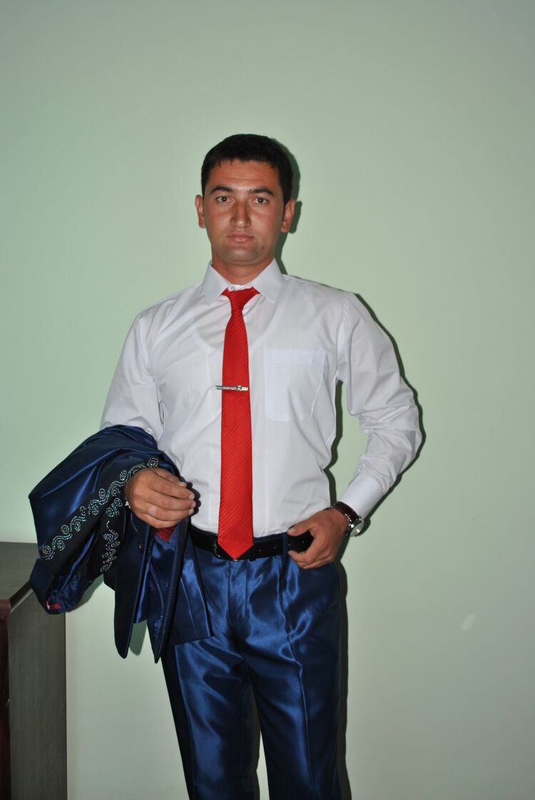  5428494  Komil, 35 ,    