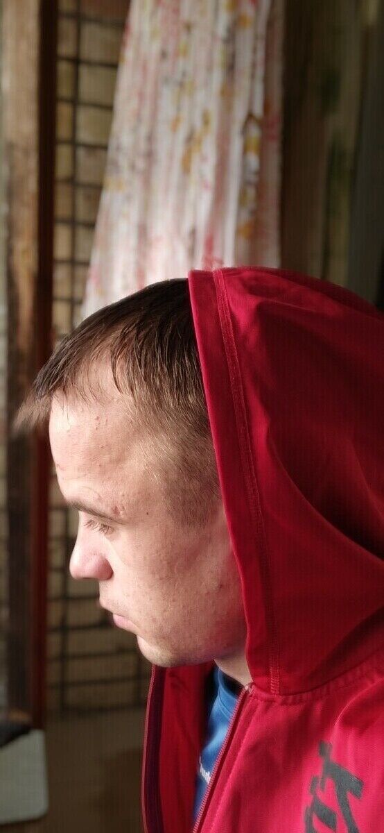  21388624  Vladislav, 27 ,    
