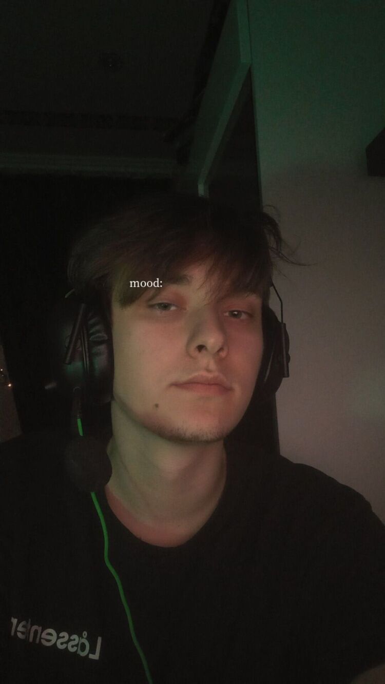  -,   Deniel, 21 ,   ,   , c , 