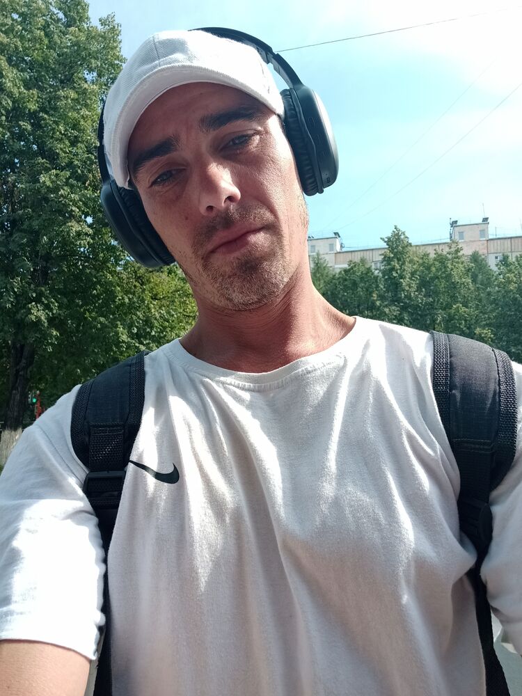  44617724  , 37 ,    