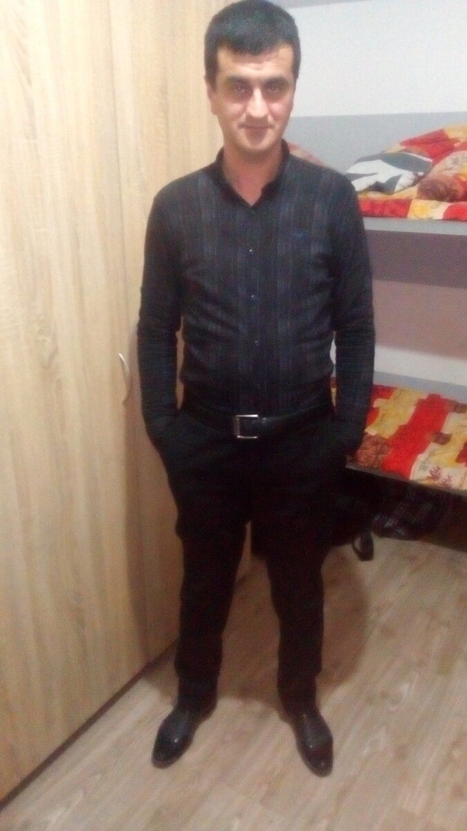  15768094  Azer, 47 ,    