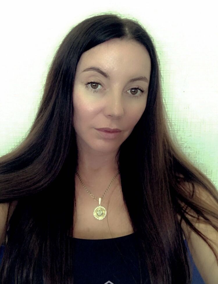  ,   Kristi, 42 ,   c 