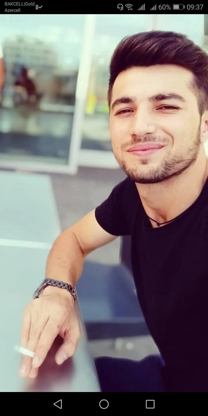  ,   Goga, 32 ,   ,   